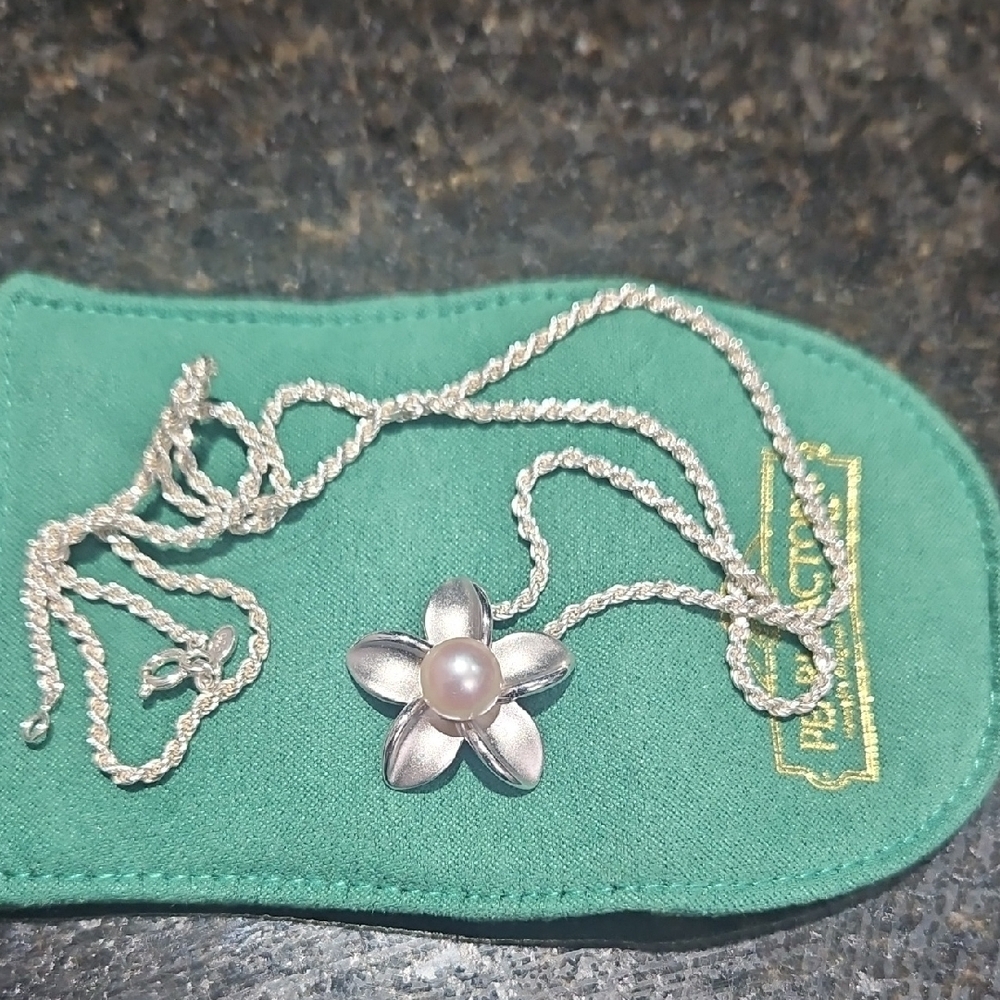925 Silver Flower Pendant Necklace with Pearl